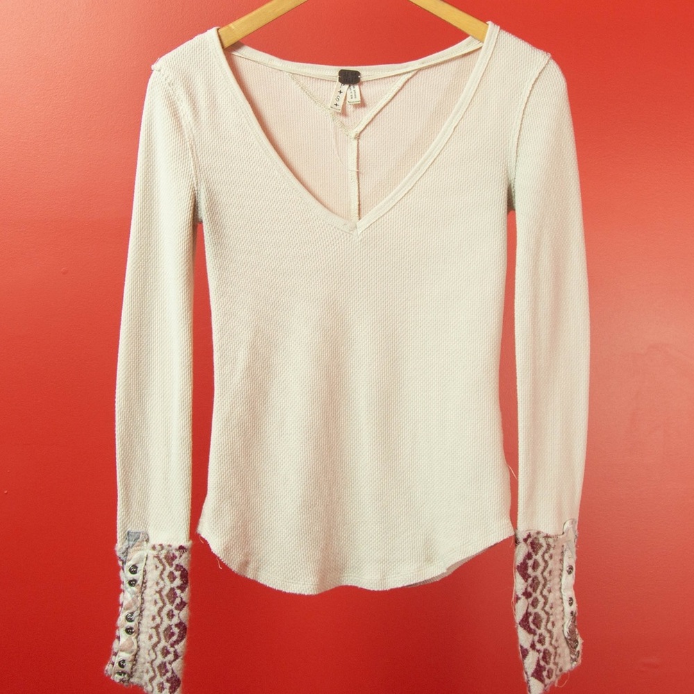 FREE PEOPLE thermal top with printed cuff